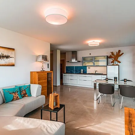 Poolhaus Bodensee Ideal Fuer Geschaeftsreisende *